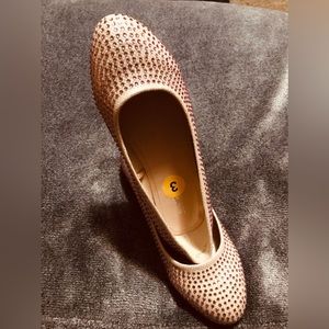 Girl’s floor shoes #3 are new